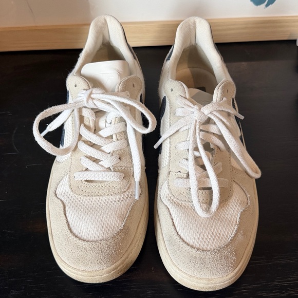 Veja V-10 Leather Sneakers - Picture 2 of 6